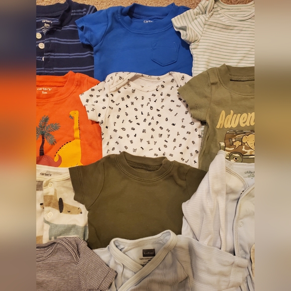 3months Baby onesies Bundle - Various Colors - Picture 3 of 5